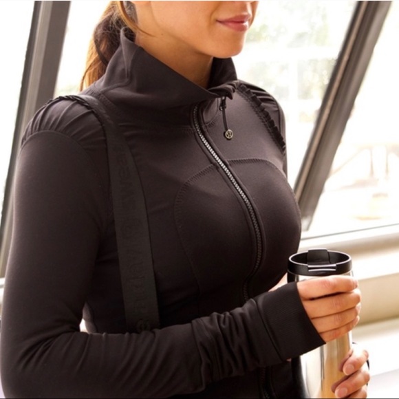 [SOLD] Lululemon :: *Rare* City to Yoga Jacket - size 2 Black - peplum - Picture 4 of 9